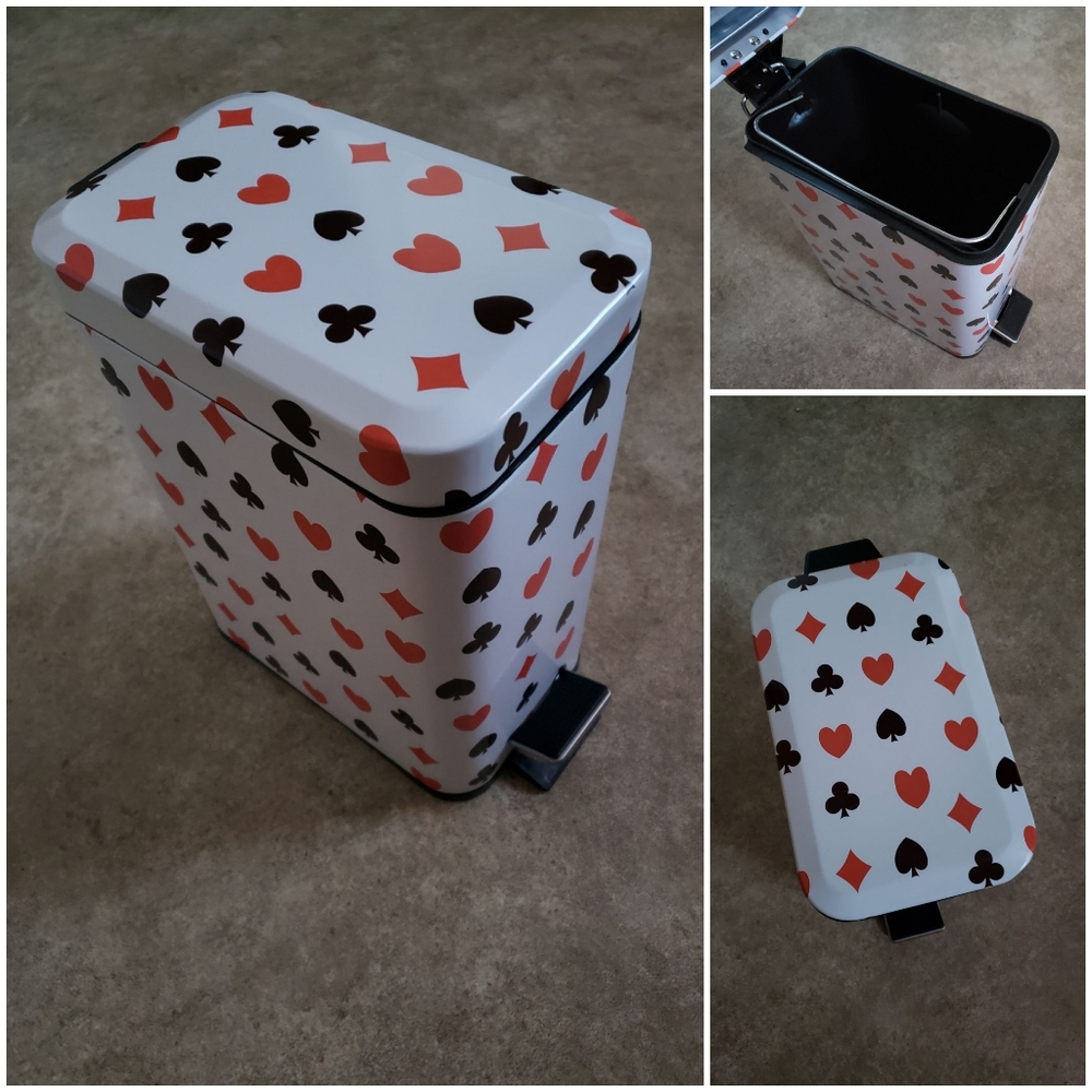 Step Trash Bin